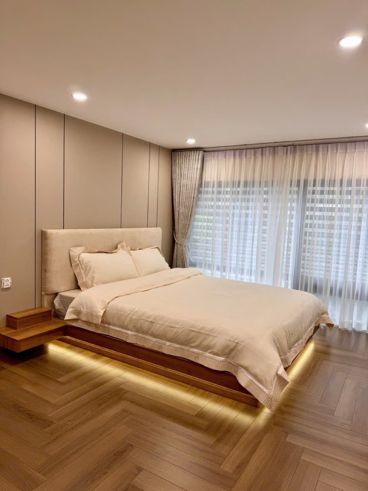 Duplex Park 12 Premium - Sàn gỗ xương cá sang trọng